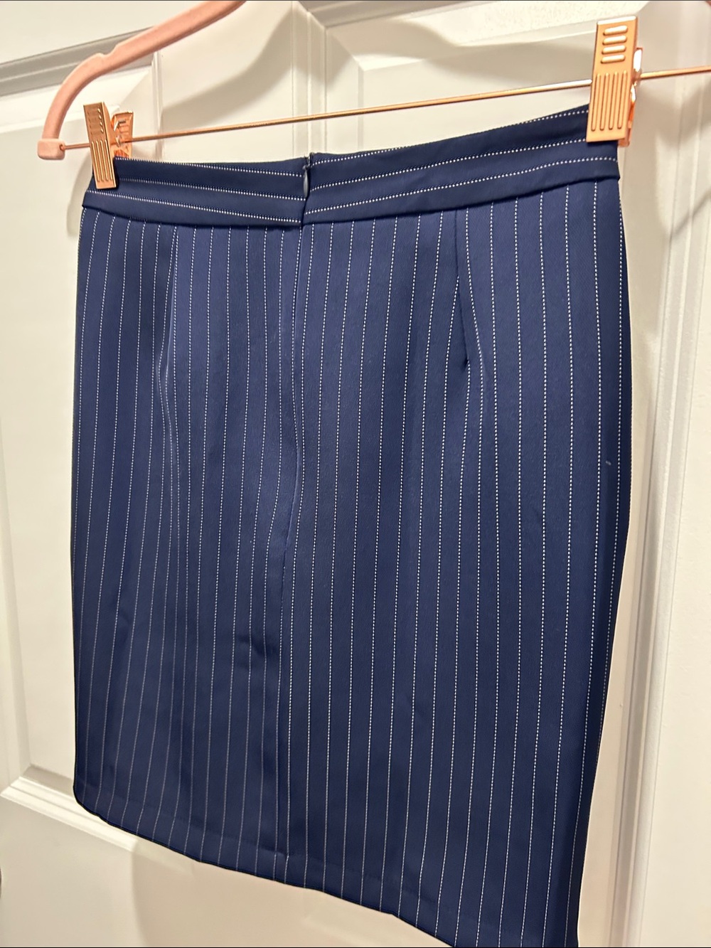 Nice Fashion Sleeveless Navy Pinstripe Double-Breasted Peplum Vest/Skirt Suit - Picture 12 of 13